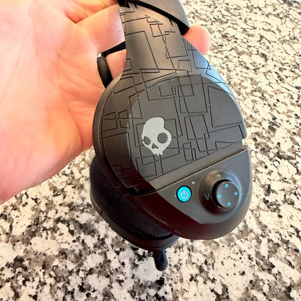 Skullcandy PLYR 1 Wireless Gaming Headset With Microphone Black Blue